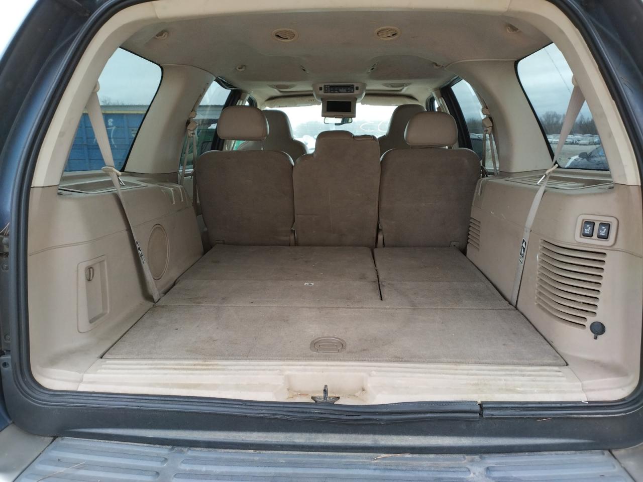 Photo 9 from auction – 2003 FORD EXPEDITION with VIN 1FMFU17L03LB76128