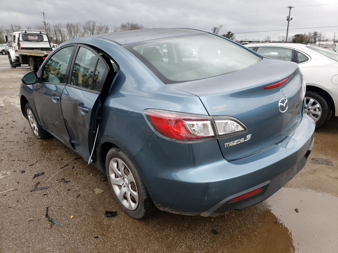 Photo 3 from auction – 2011 MAZDA 3 I with VIN JM1BL1UG9B1494157
