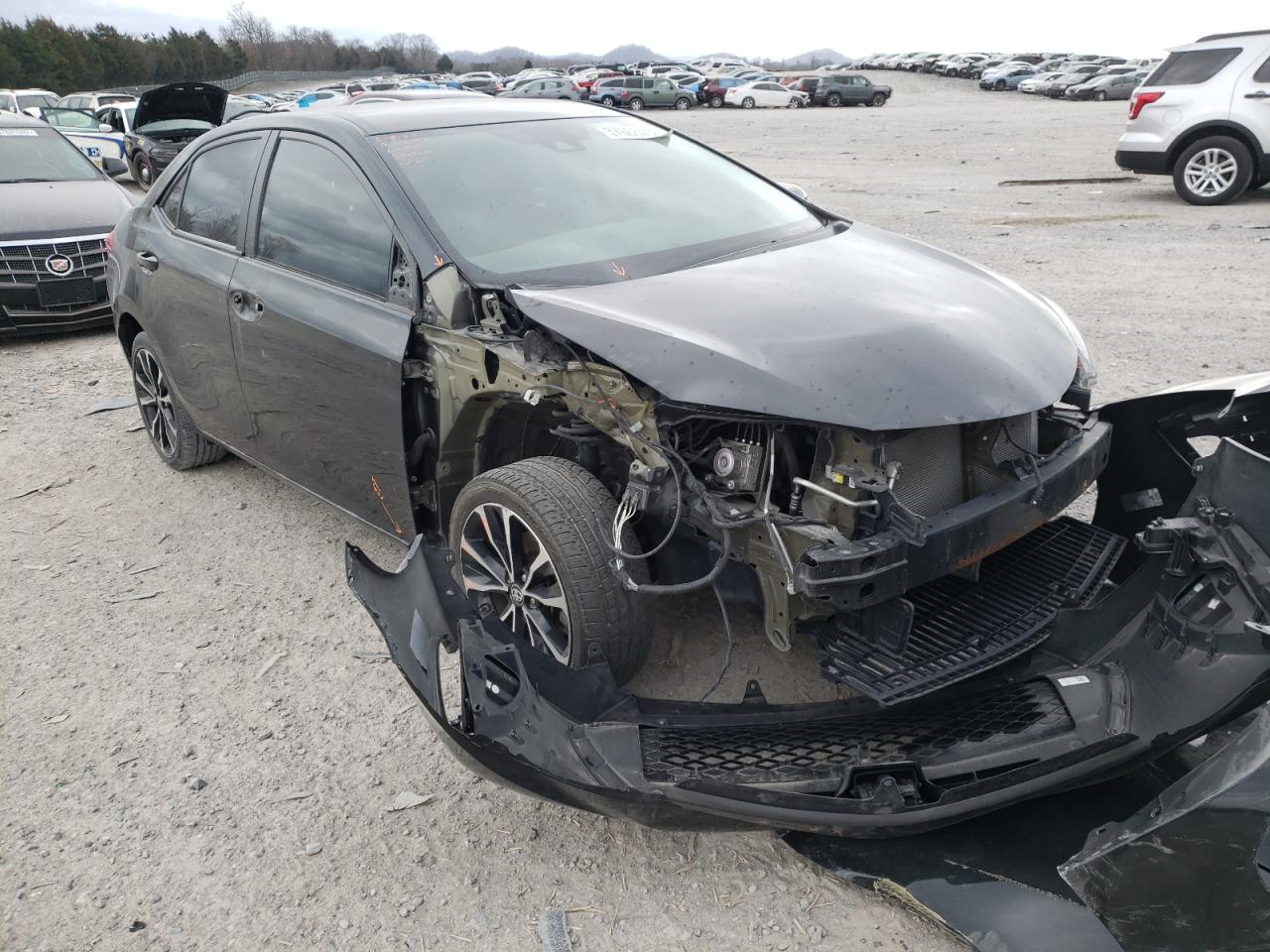TOYOTA COROLLA L 2017 con VIN 5YFBURHE4HP704236 - Foto de la subasta