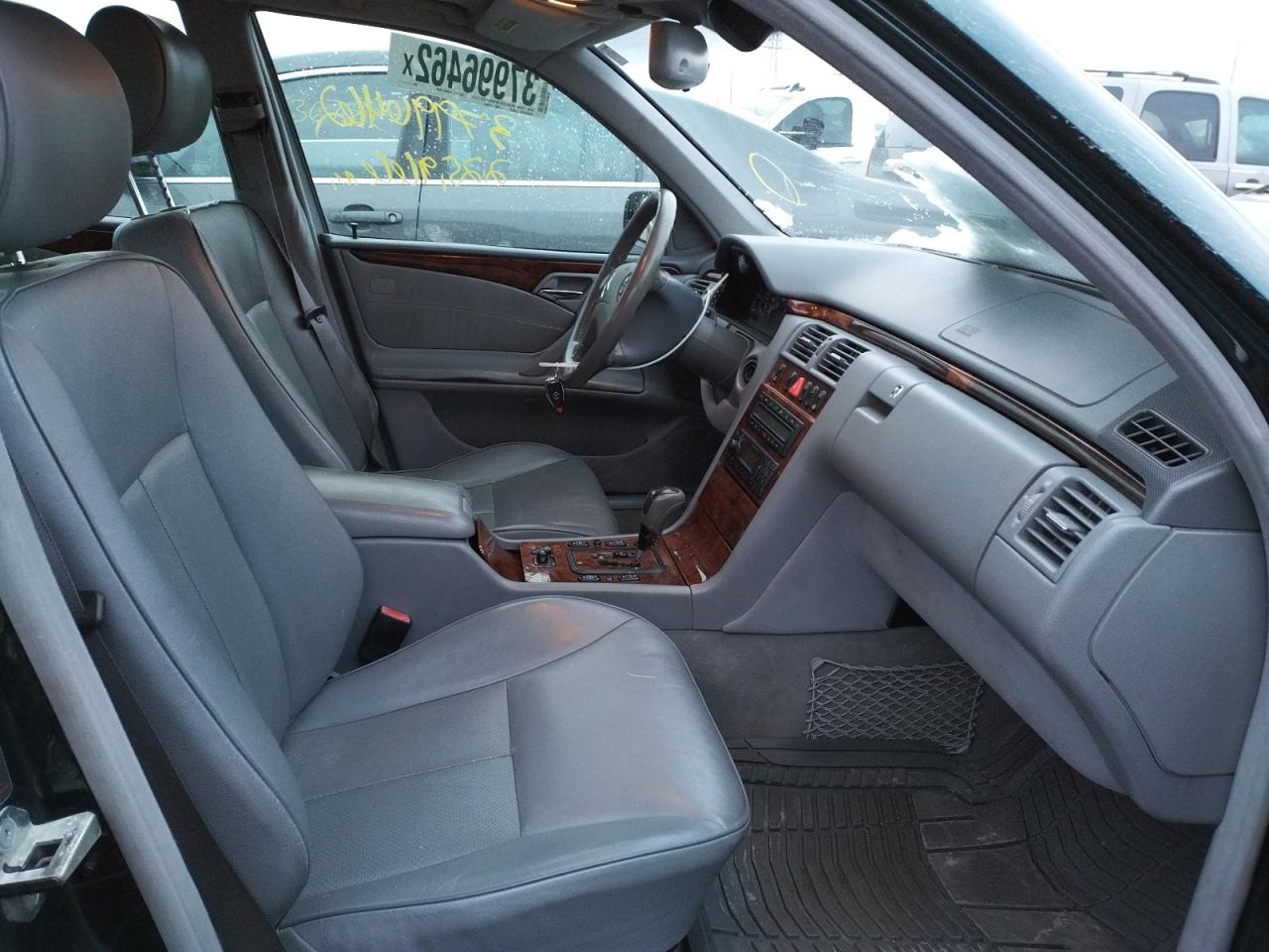 Photo 5 from auction – 2002 MERCEDES-BENZ E 320 with VIN WDBJF65J92B384938