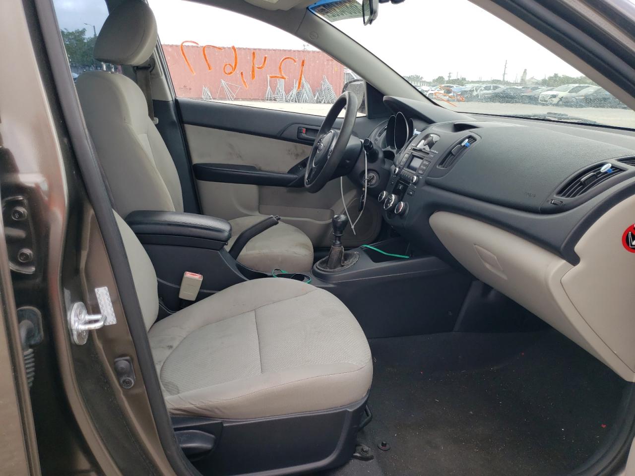 Photo 5 from auction – 2010 KIA FORTE EX with VIN KNAFU4A28A5117512