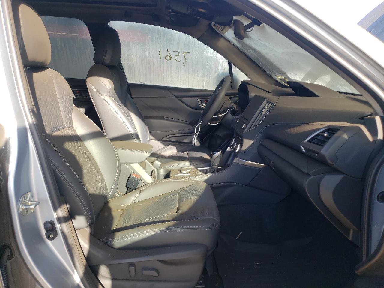 Photo 5 from auction – 2020 SUBARU FORESTER T with VIN JF2SKAXC6LH606306