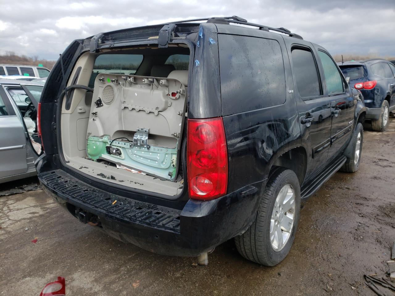 Photo 4 from auction – 2007 GMC YUKON with VIN 1GKFK13097R192468