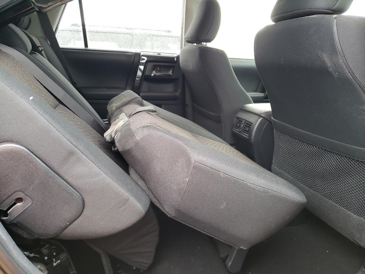 Photo 6 from auction – 2020 TOYOTA 4RUNNER SR with VIN JTEBU5JR0L5737614