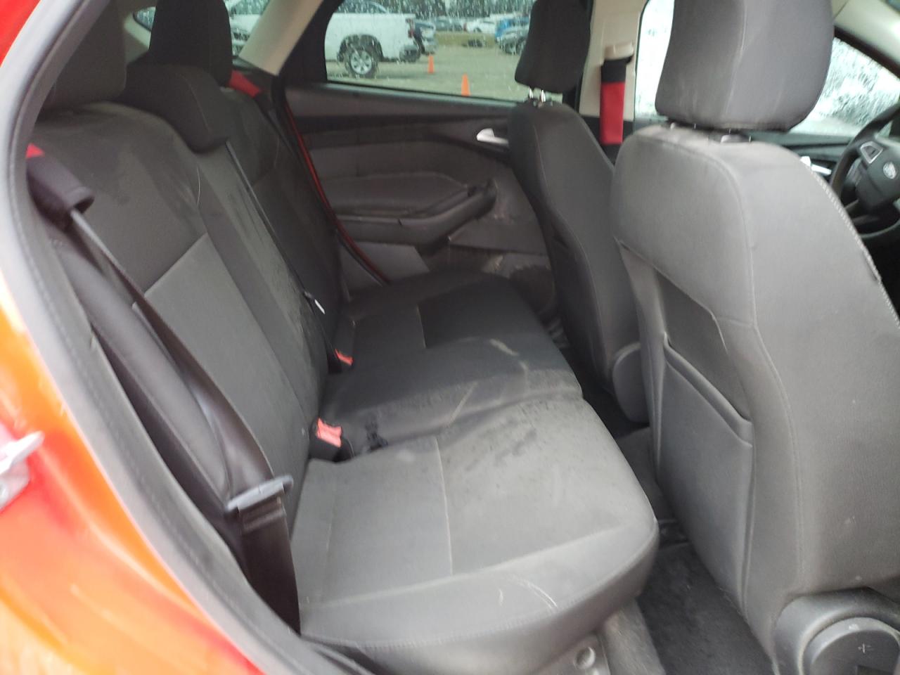 Photo 6 from auction – 2016 FORD FOCUS SE with VIN 1FADP3K27GL339155