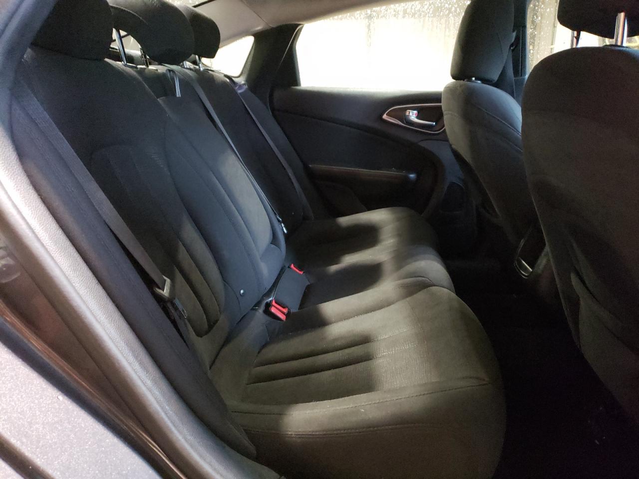 Photo 6 from auction – 2015 CHRYSLER 200 LIMITE with VIN 1C3CCCAB4FN616774