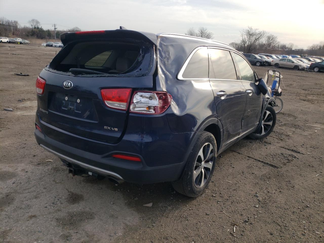 Photo 4 from auction – 2017 KIA SORENTO EX with VIN 5XYPHDA58HG229895