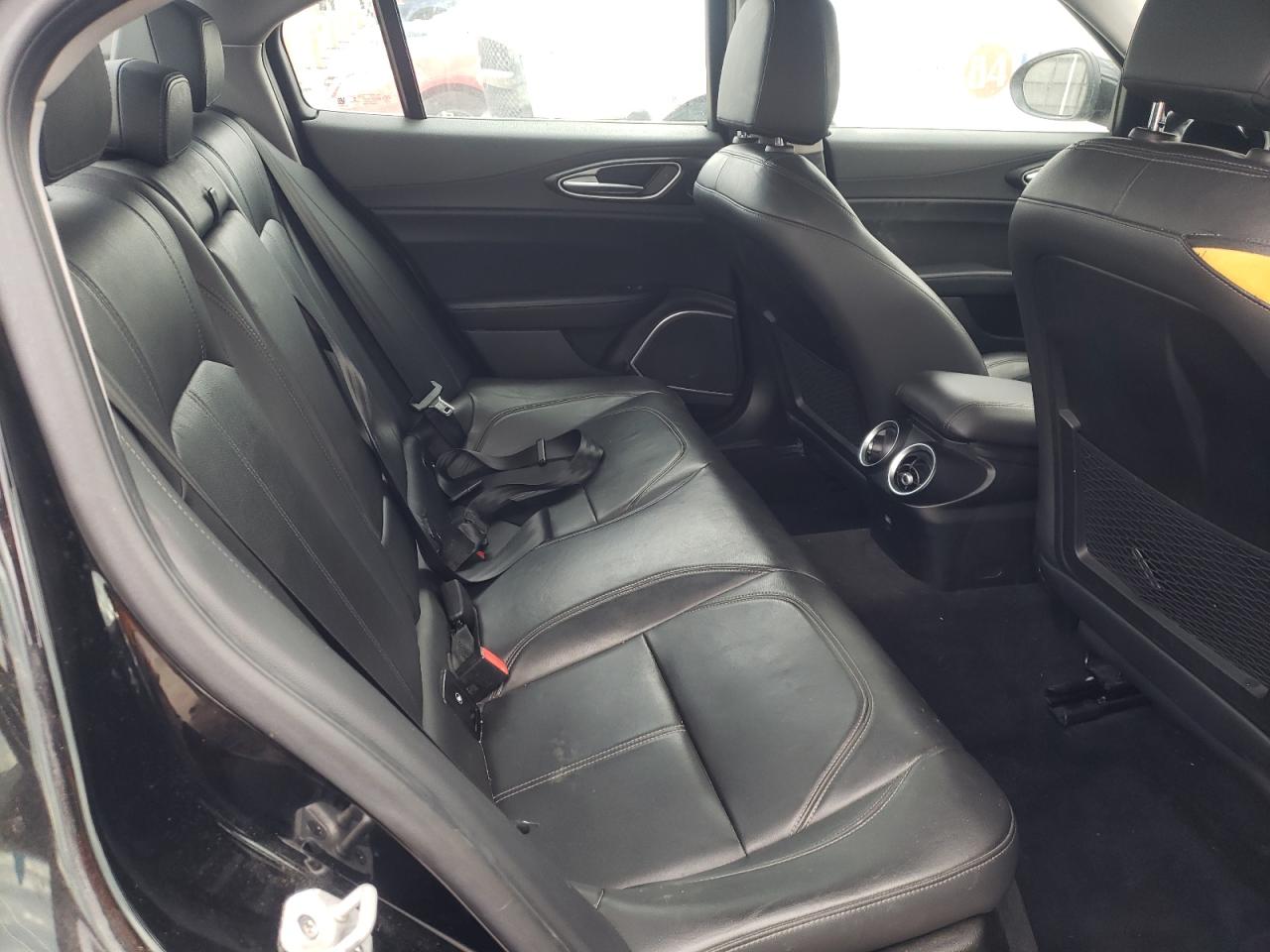 Photo 6 from auction – 2018 ALFA ROMEO GIULIA with VIN ZARFAEBN9J7570476