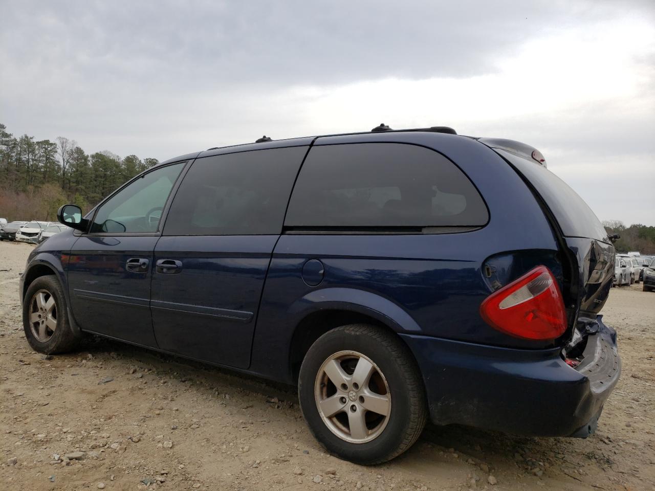 Photo 3 from auction – 2005 DODGE GRAND CARA with VIN 2D8GP44L85R135103