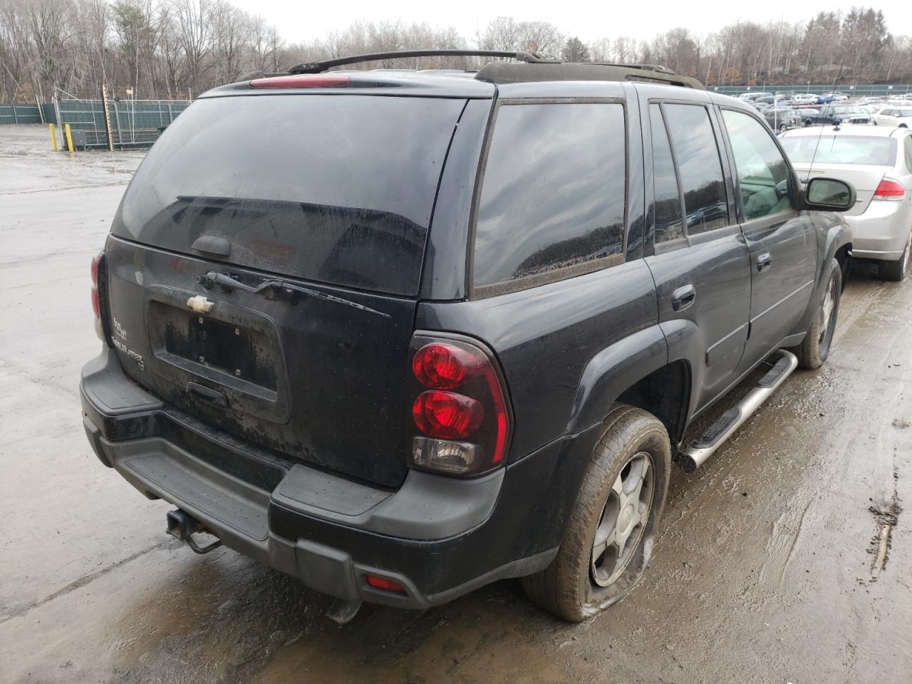 Photo 4 from auction – 2005 CHEVROLET TRAILBLAZE with VIN 1GNDT13S952305706