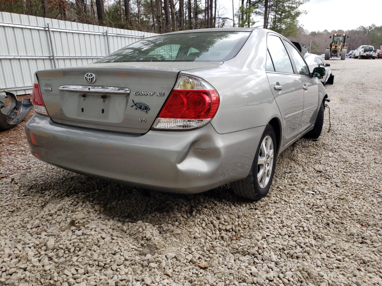 Photo 4 from auction – 2005 TOYOTA CAMRY LE with VIN 4T1BF32K25U598305