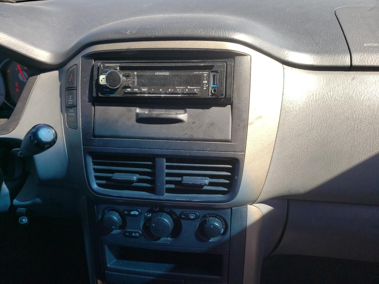 Photo 9 from auction – 2007 HONDA PILOT LX with VIN 5FNYF18177B017927
