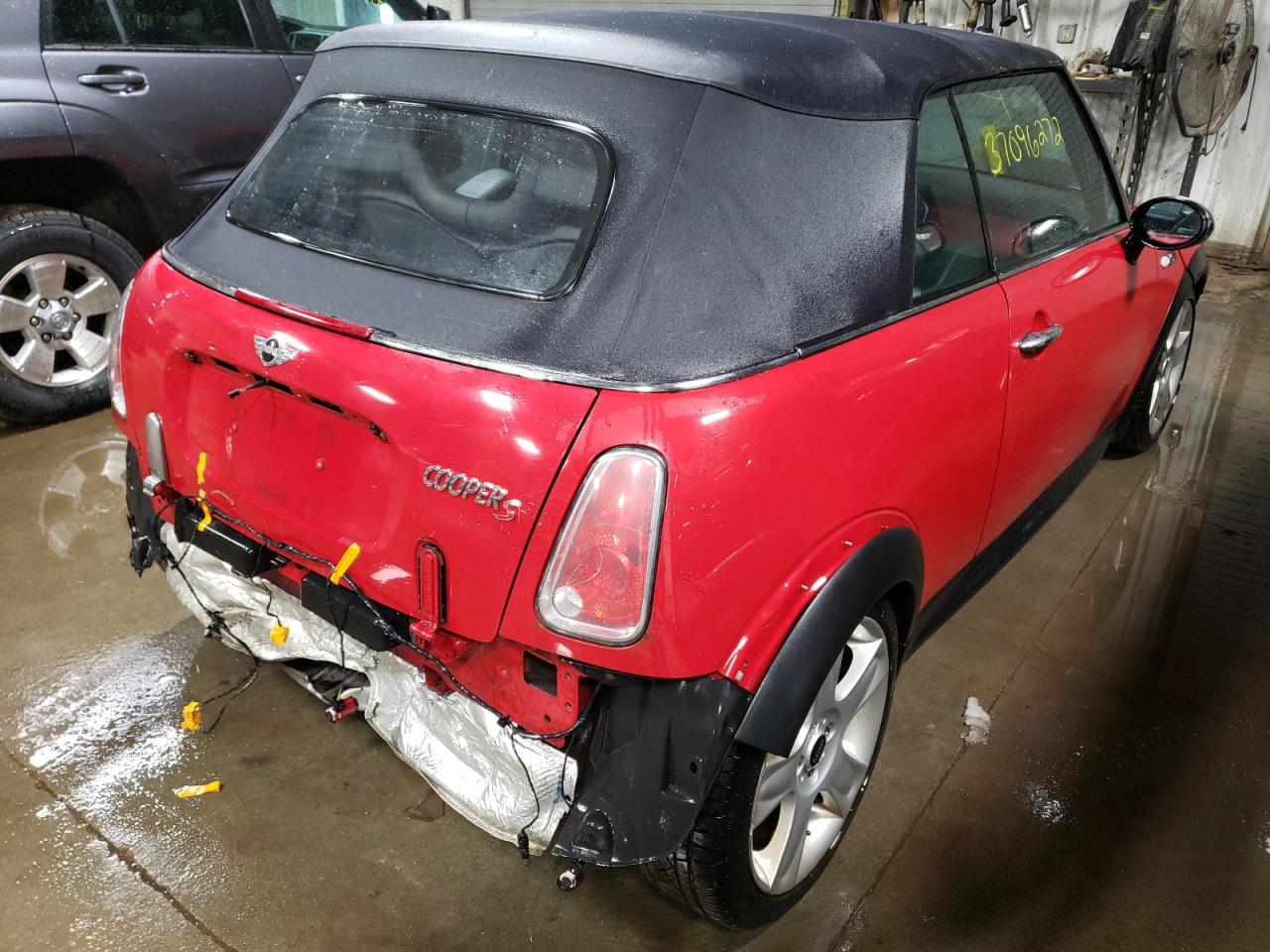 Photo 4 from auction – 2005 MINI COOPER S with VIN WMWRH33505TK56540