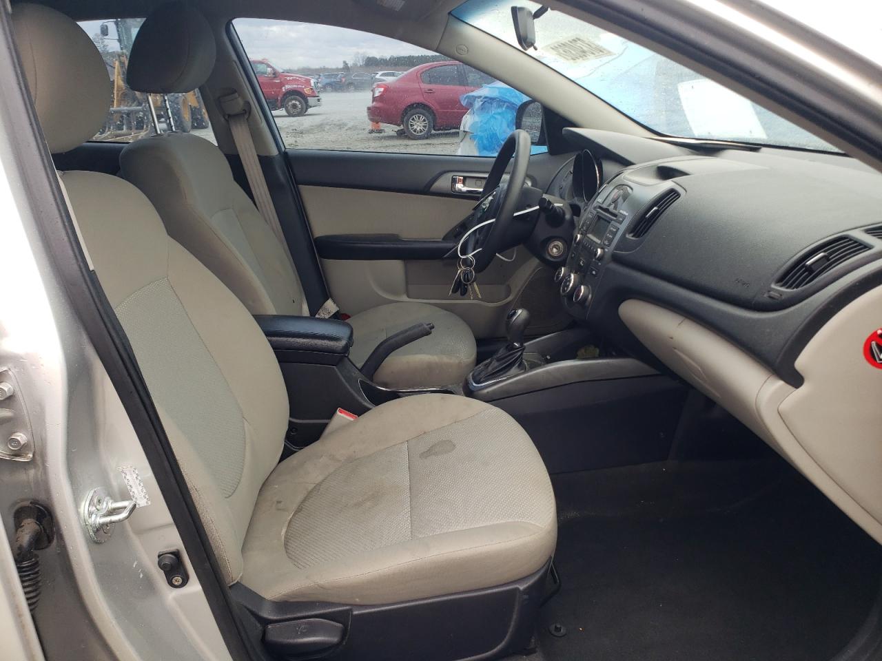 Photo 5 from auction – 2013 KIA FORTE EX with VIN KNAFU4A27D5696772