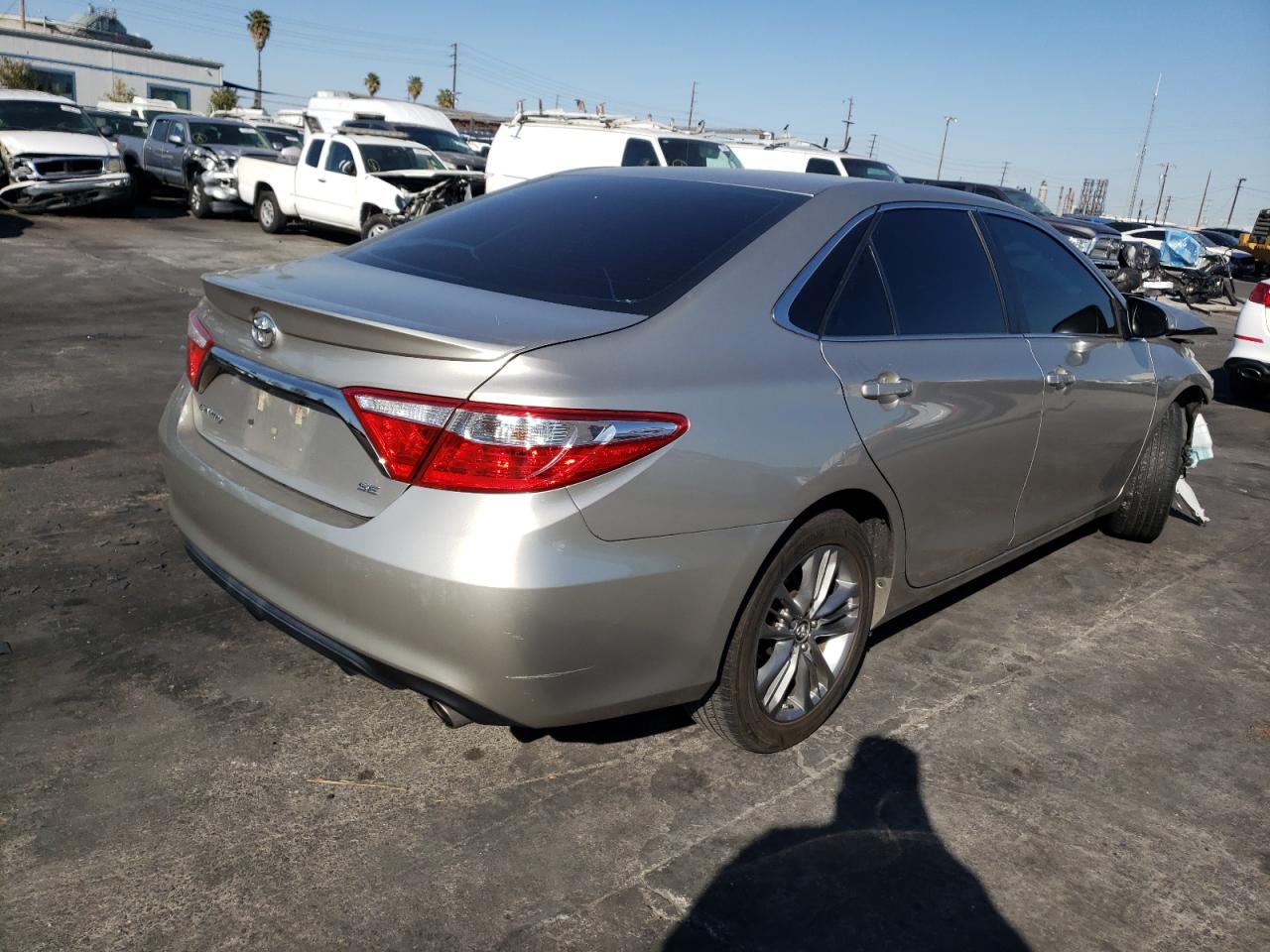 Photo 4 from auction – 2015 TOYOTA CAMRY LE with VIN 4T1BF1FK4FU986989