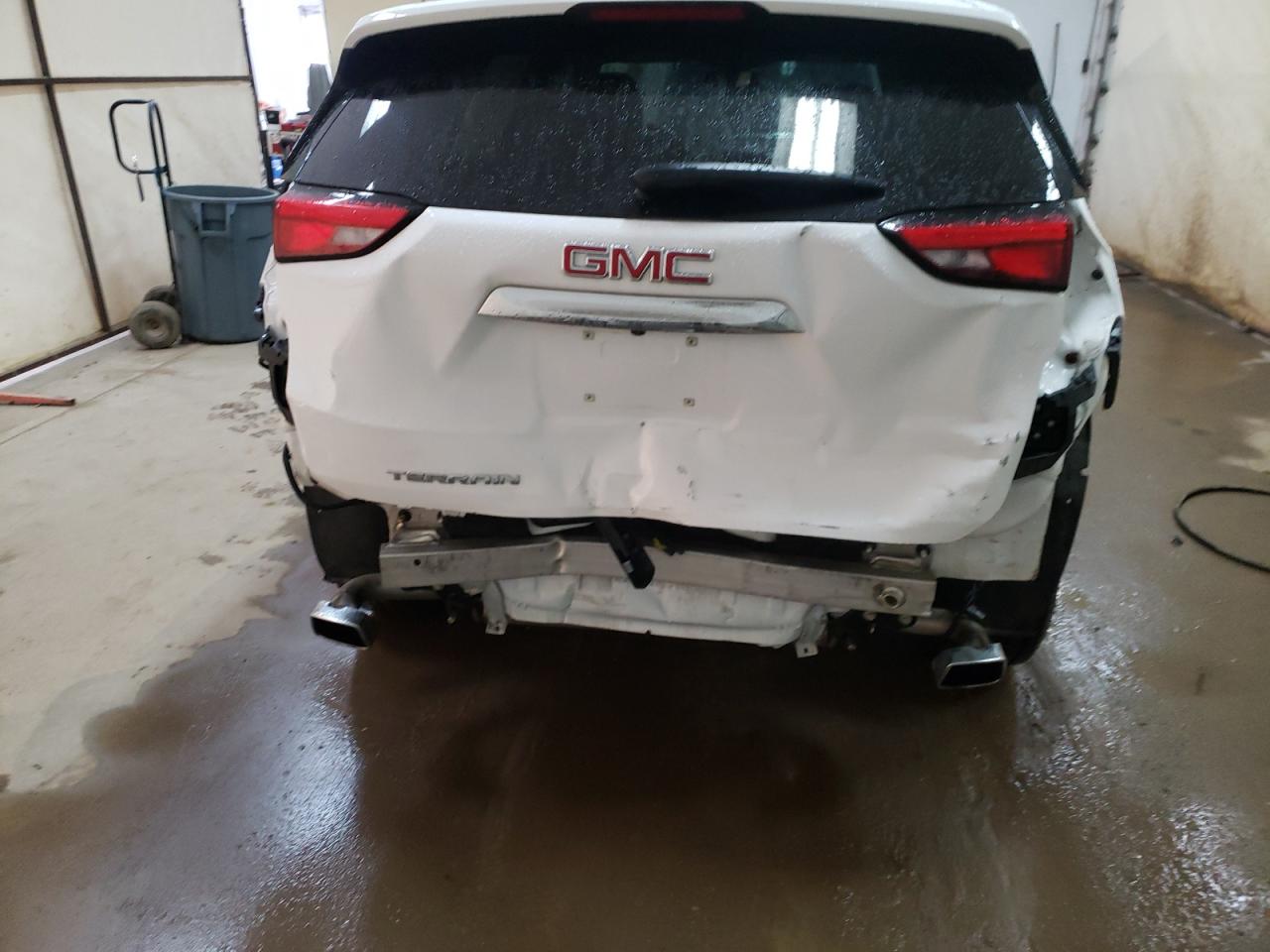 Photo 9 from auction – 2018 GMC TERRAIN SL with VIN 3GKALMEX3JL320088