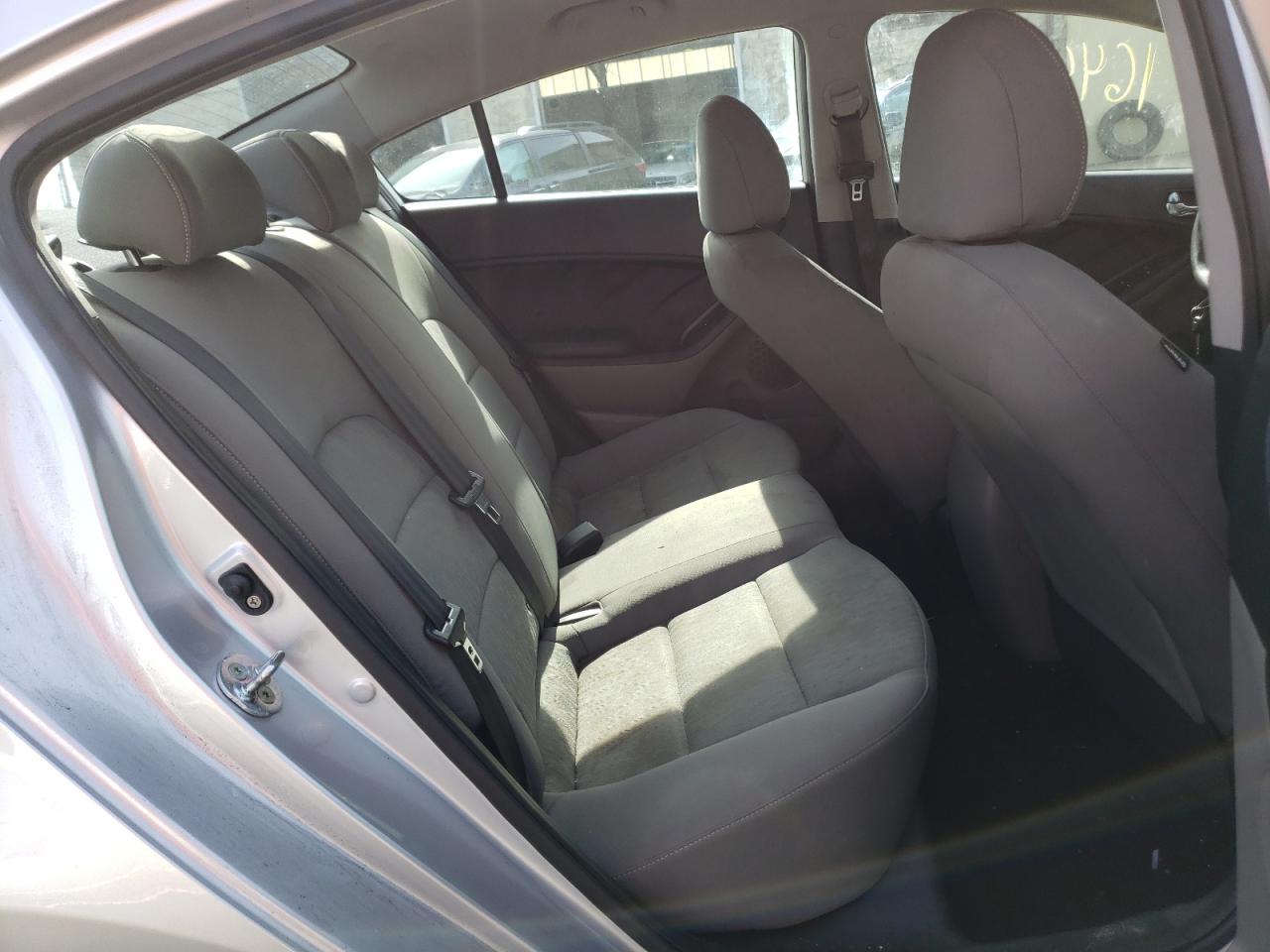 Photo 6 from auction – 2015 KIA FORTE LX with VIN KNAFK4A63F5304673