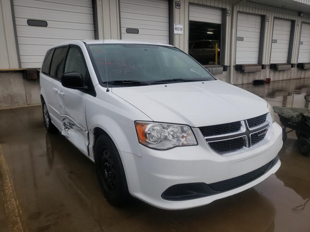 DODGE GRAND CARA 2015 with VIN 2C4RDGBG2FR511268 - Photo from auction