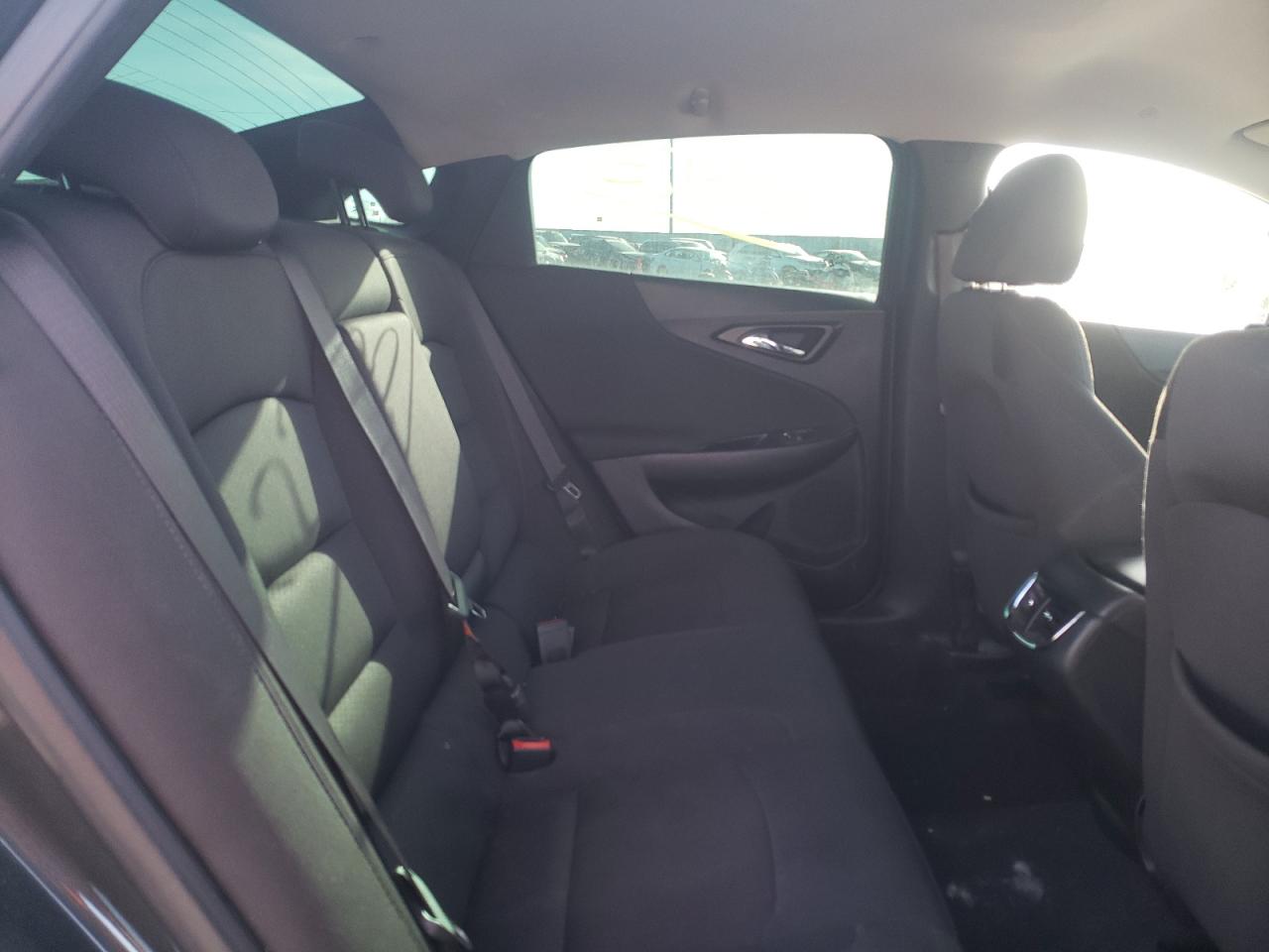 Photo 6 from auction – 2017 CHEVROLET MALIBU LT with VIN 1G1ZE5ST8HF148850