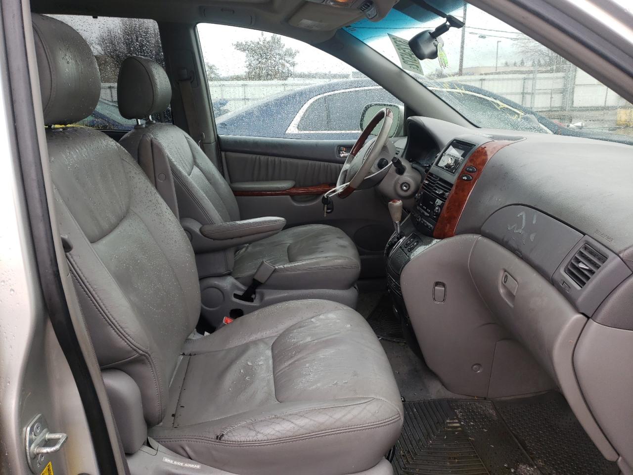 Photo 5 from auction – 2004 TOYOTA SIENNA XLE with VIN 5TDBA22C74S001285