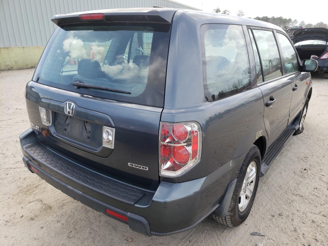Photo 4 from auction – 2006 HONDA PILOT with VIN 5FNYF18146B021755