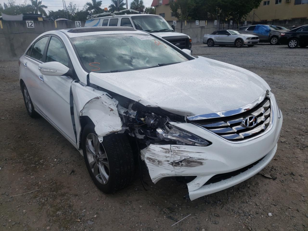 HYUNDAI SONATA SE 2013 with VIN 5NPEC4AC4DH643280 - Photo from auction