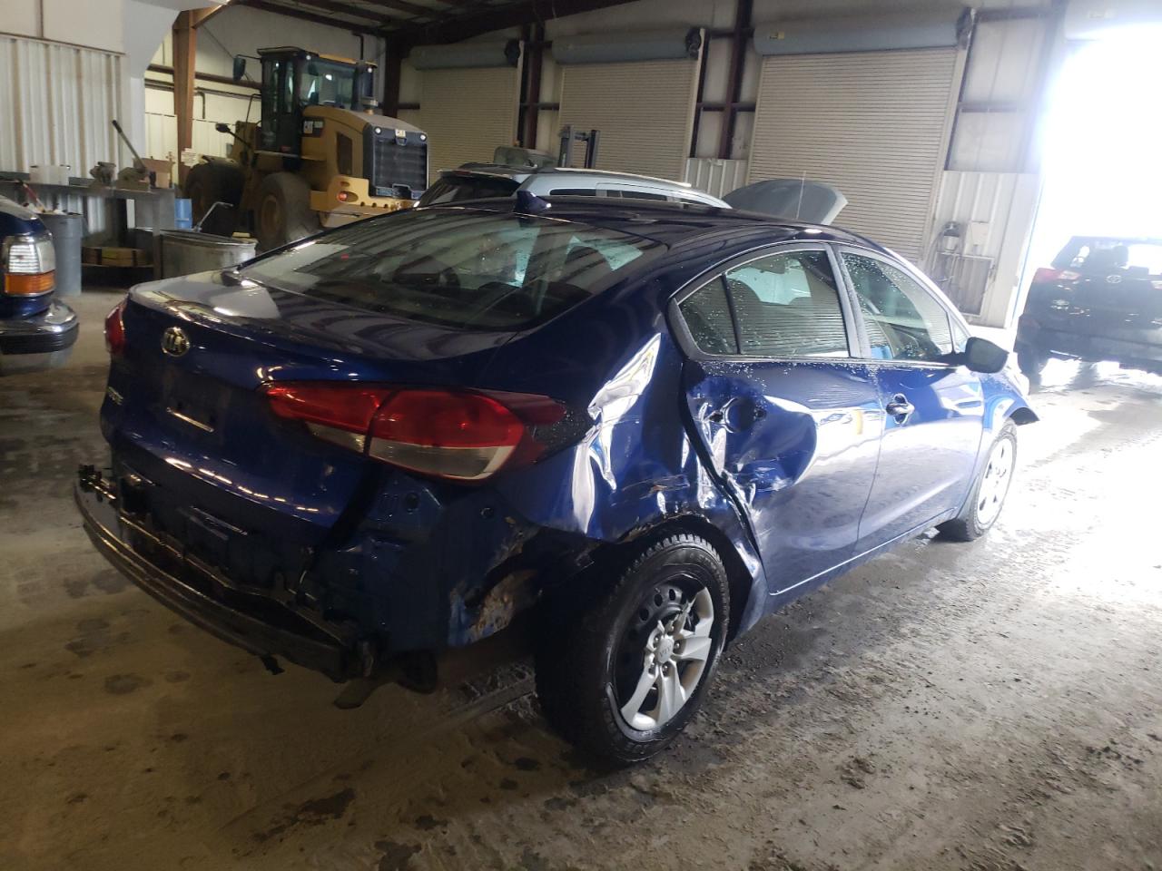 Photo 4 from auction – 2017 KIA FORTE LX with VIN 3KPFK4A72HE098121
