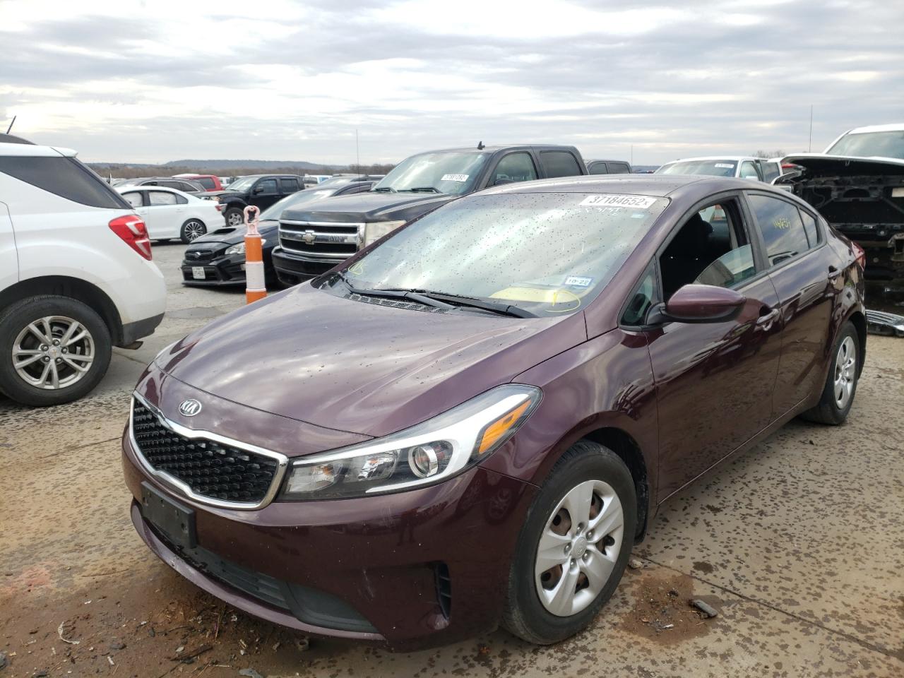 Photo 2 from auction – 2017 KIA FORTE LX with VIN 3KPFK4A71HE151228