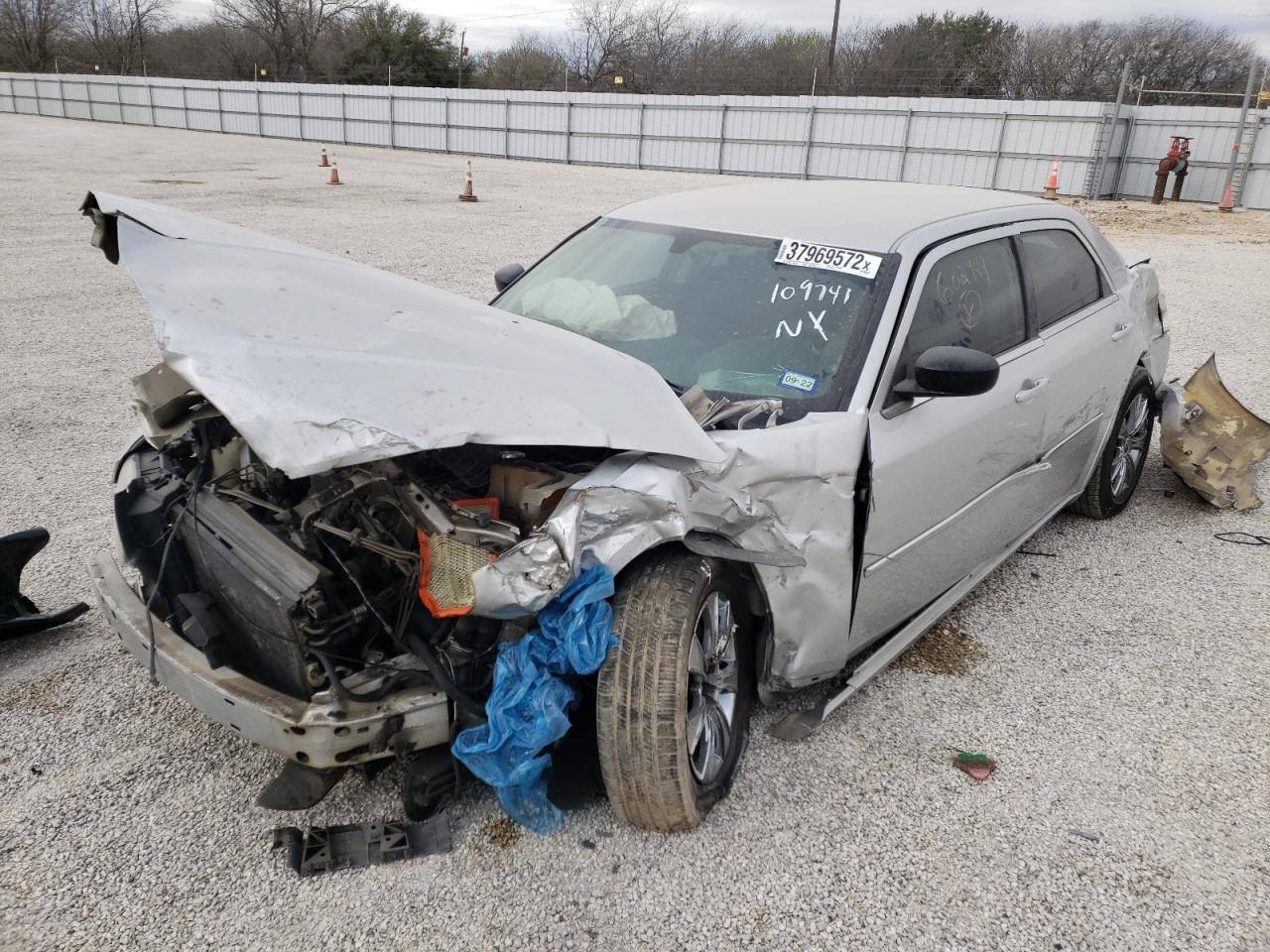 Photo 2 from auction – 2009 CHRYSLER 300 LX with VIN 2C3KA43D59H602949