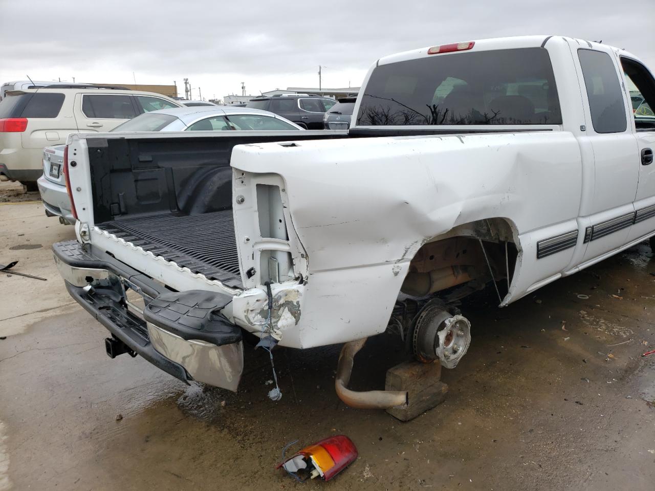 Photo 9 from auction – 2000 CHEVROLET 1500 with VIN 2GCEC19V8Y1407761