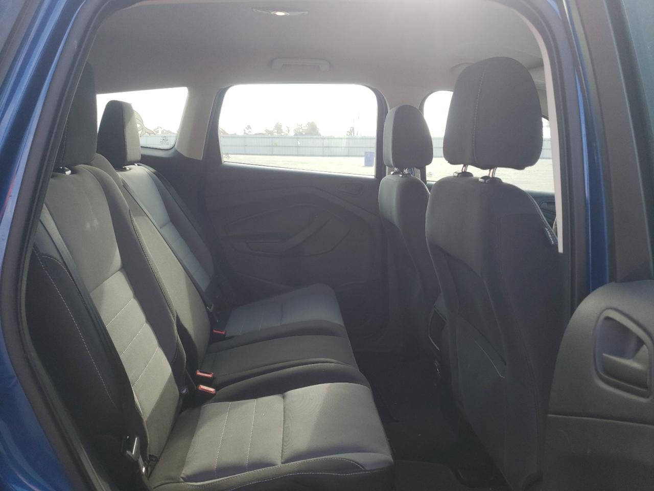 Foto 6 de la subasta – 2017 FORD ESCAPE S con VIN 1FMCU0F79HUD34548