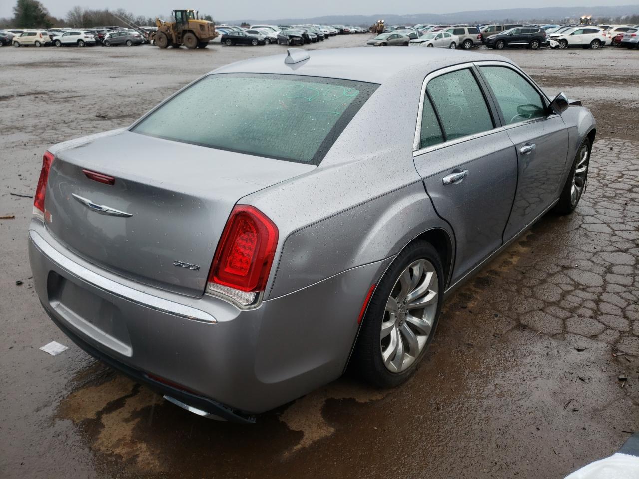 Photo 4 from auction – 2018 CHRYSLER 300 LIMITE with VIN 2C3CCAEG7JH140337