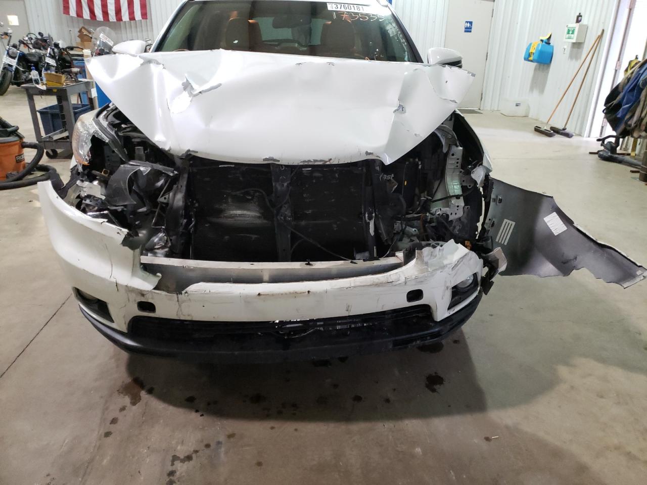 Photo 9 from auction – 2016 TOYOTA HIGHLANDER with VIN 5TDKKRFH8GS173535