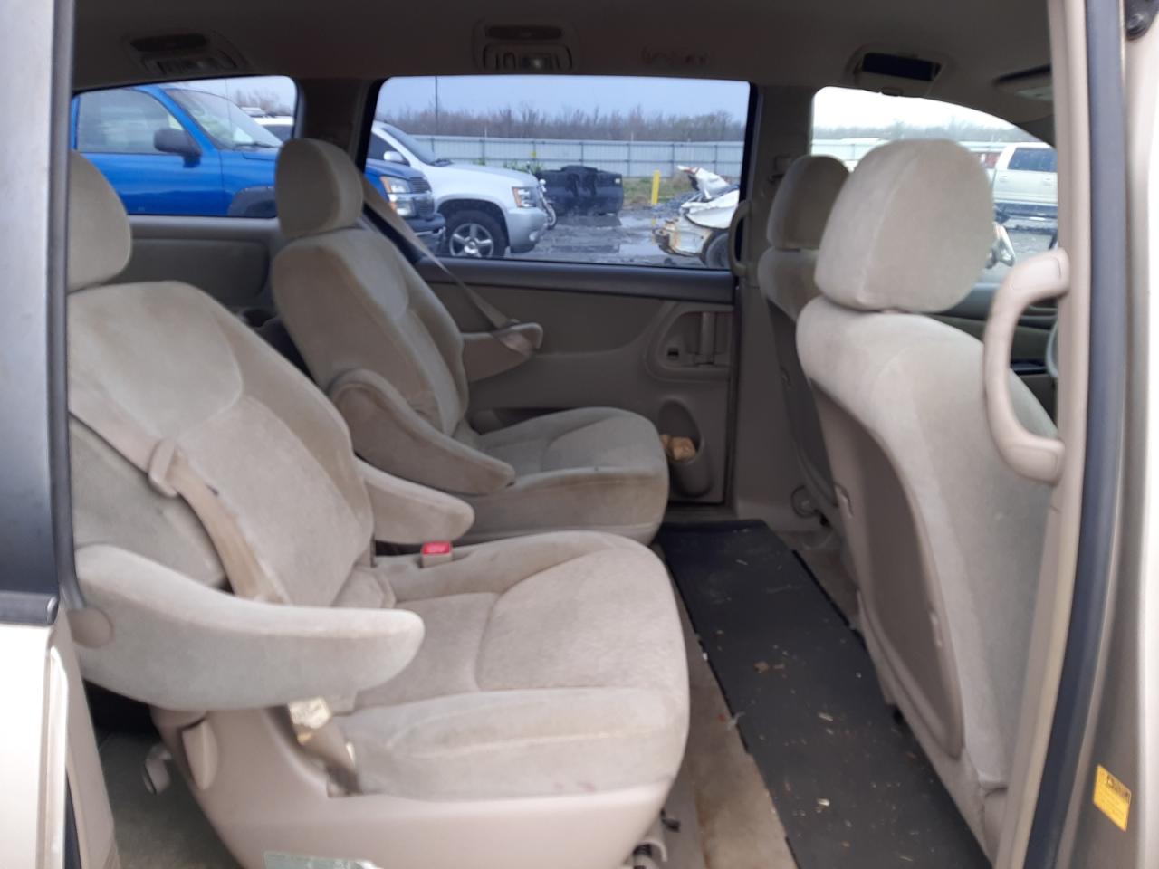 Photo 6 from auction – 2005 TOYOTA SIENNA CE with VIN 5TDZA23C85S338062