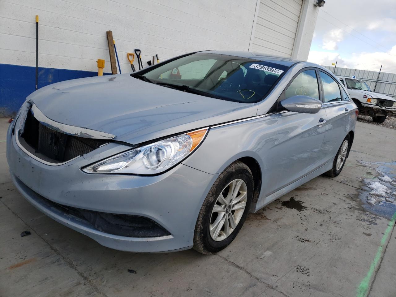 Photo 2 from auction – 2014 HYUNDAI SONATA GLS with VIN 5NPEB4AC5EH844917