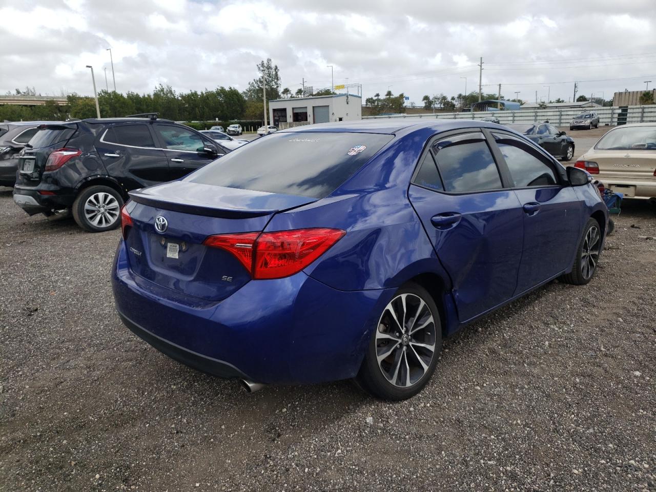 Photo 4 from auction – 2017 TOYOTA COROLLA L with VIN 2T1BURHEXHC915098