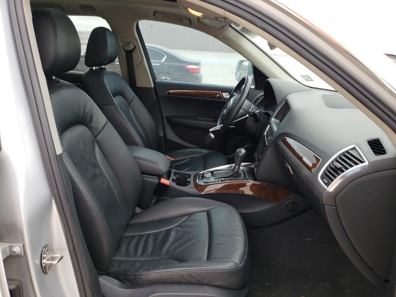 Photo 5 from auction – 2011 AUDI Q5 PREMIUM with VIN WA1LFAFP9BA086101