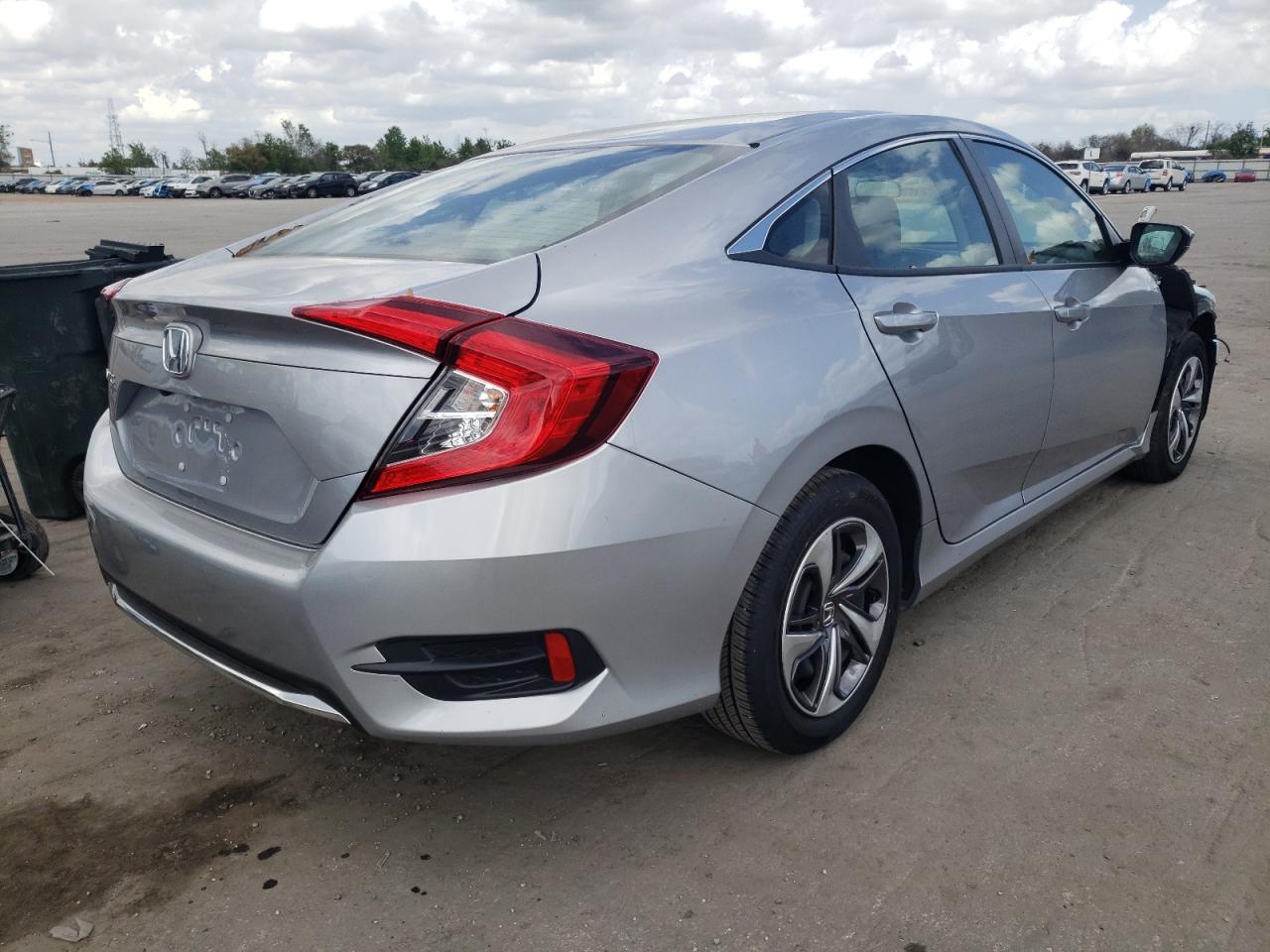 Photo 4 from auction – 2020 HONDA CIVIC LX with VIN 19XFC2F62LE022408