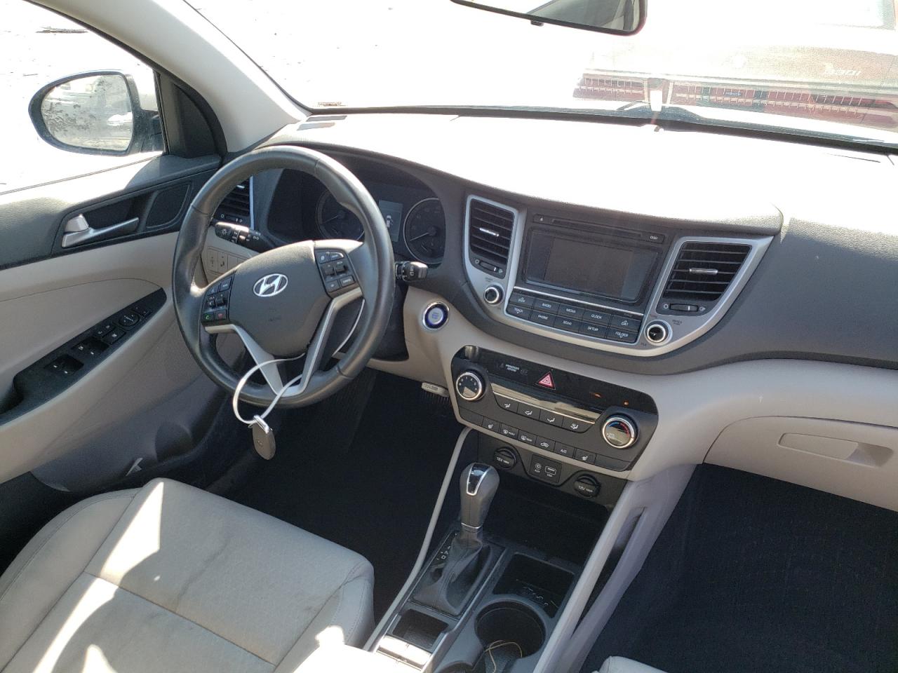 Photo 9 from auction – 2017 HYUNDAI TUCSON LIM with VIN KM8J3CA23HU434829