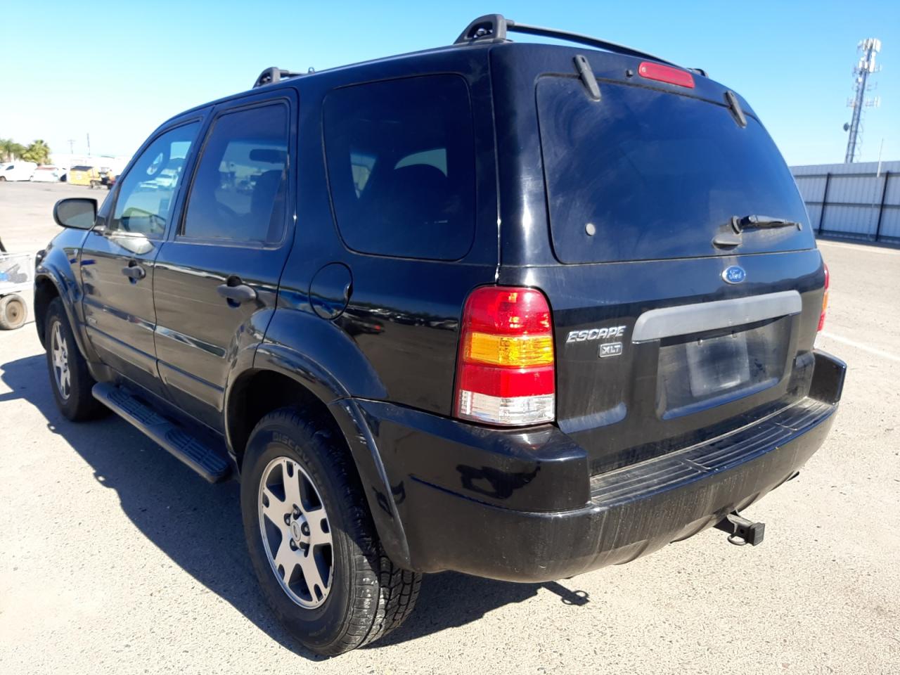 Photo 3 from auction – 2002 FORD ESCAPE XLT with VIN 1FMCU04192KD97800
