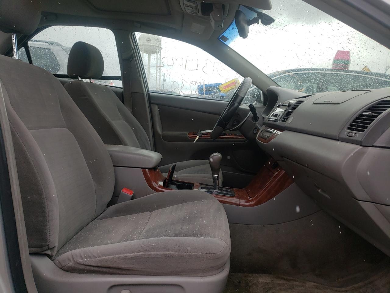 Photo 5 from auction – 2005 TOYOTA CAMRY LE with VIN 4T1BE32K45U952019
