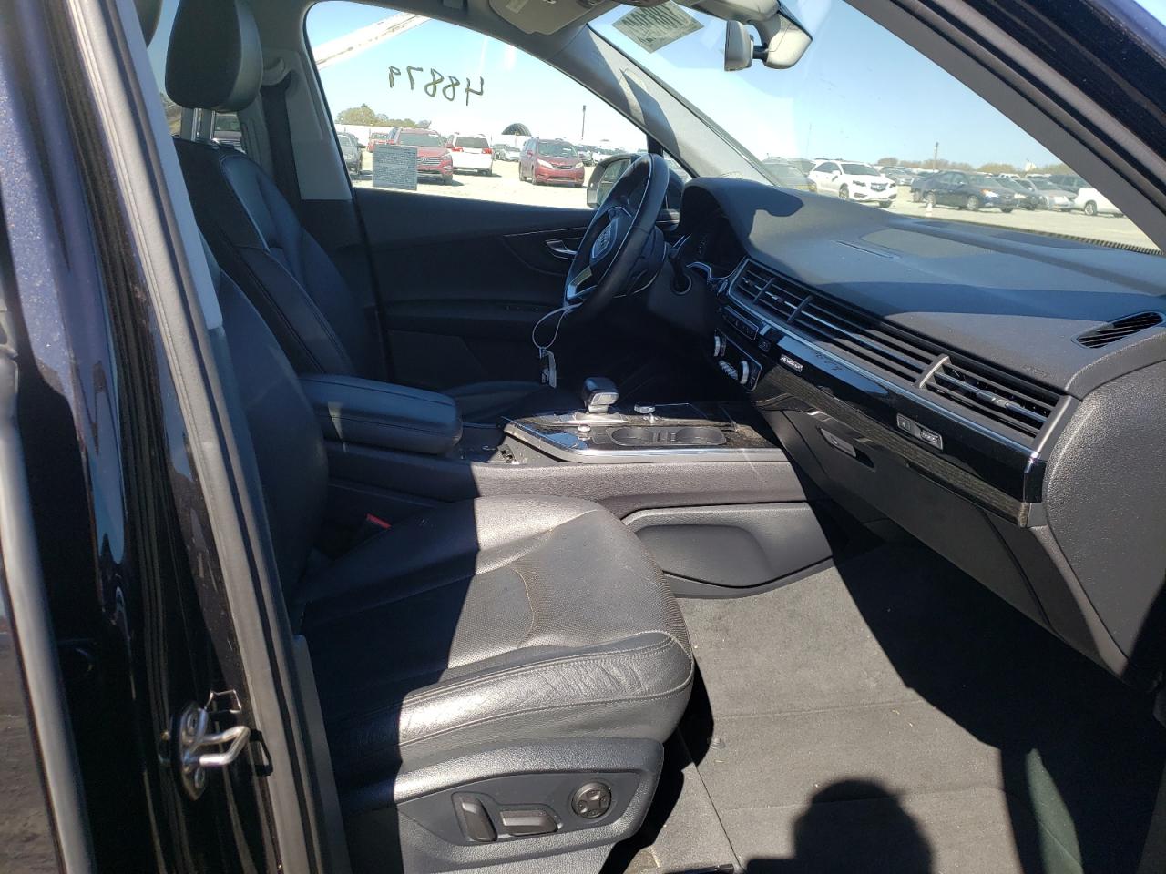 Photo 5 from auction – 2017 AUDI Q7 PREMIUM with VIN WA1LAAF79HD003028