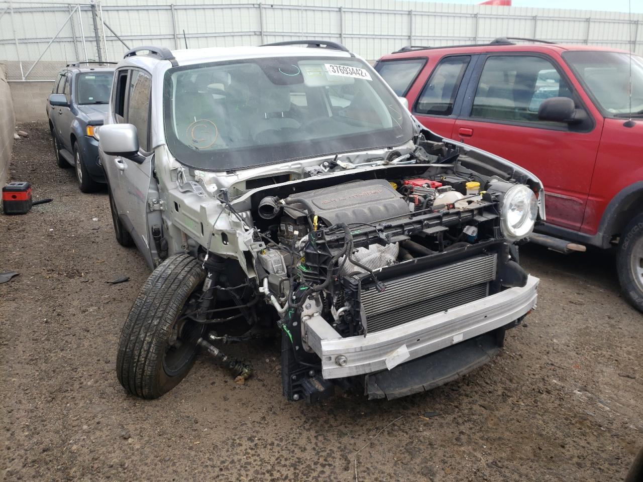 Photo 9 from auction – 2018 JEEP RENEGADE L with VIN ZACCJABB1JPH22006