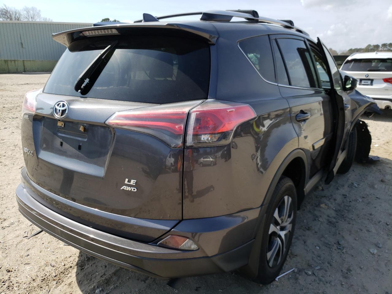 Photo 4 from auction – 2016 TOYOTA RAV4 LE with VIN JTMBFREV3GJ067602