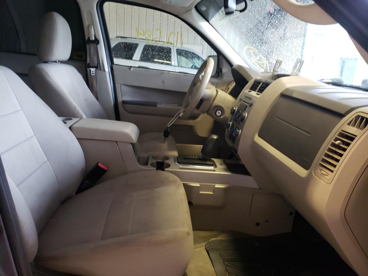 Photo 5 from auction – 2011 FORD ESCAPE XLT with VIN 1FMCU9DG9BKB38927
