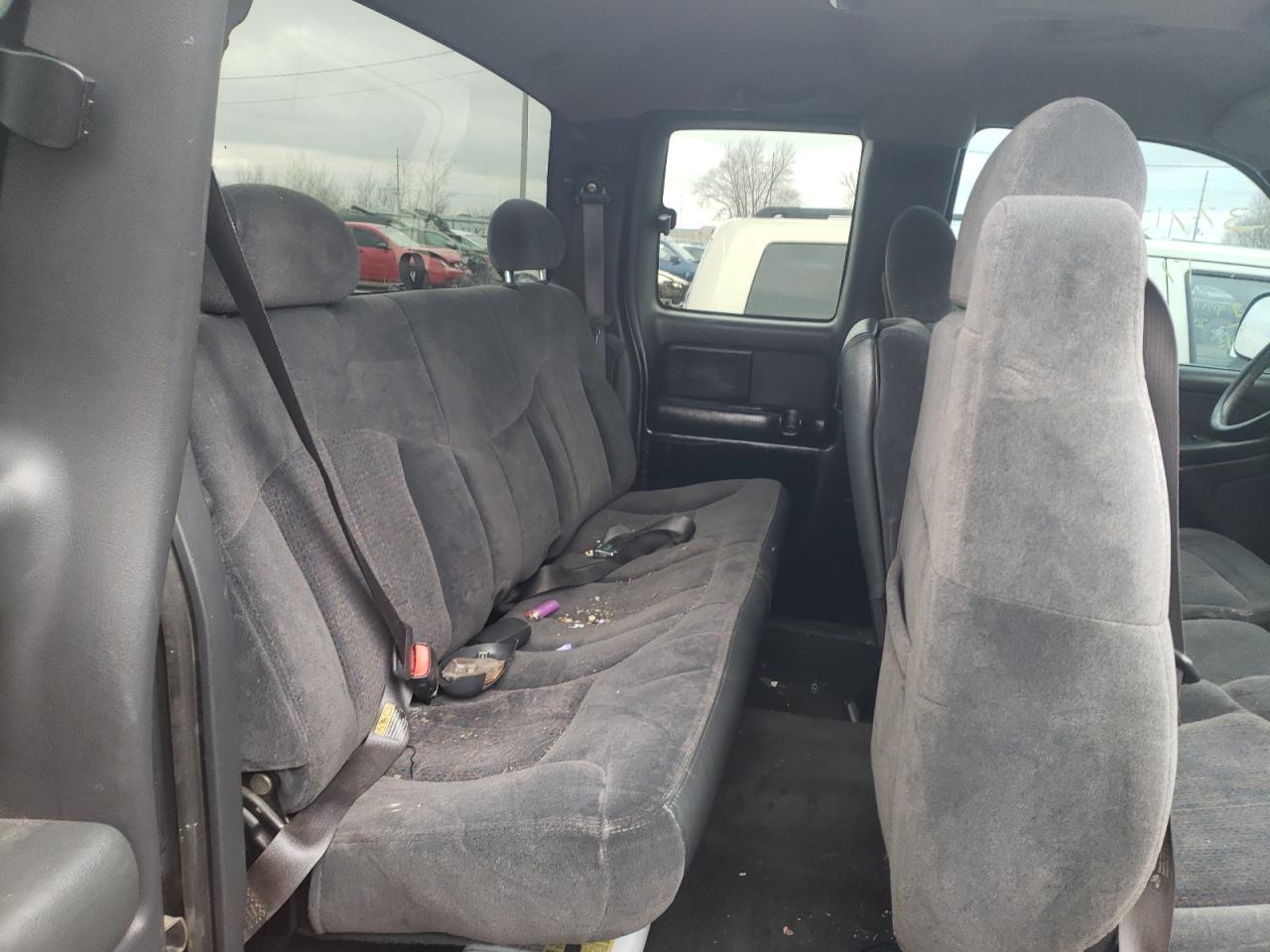 Photo 6 from auction – 2001 CHEVROLET SILVERADO with VIN 2GCEK19T511305695