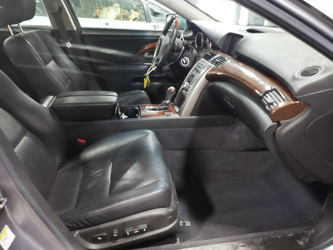 Photo 5 from auction – 2011 ACURA RL with VIN JH4KB2F61BC001006