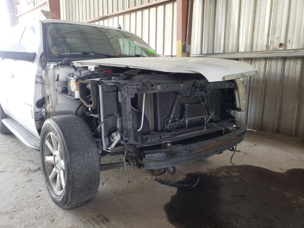 Photo 9 from auction – 2011 GMC YUKON DENA with VIN 1GKS1EEF0BR396868