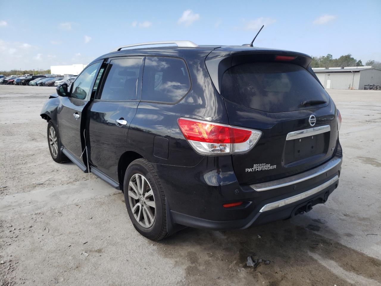 Photo 3 from auction – 2016 NISSAN PATHFINDER with VIN 5N1AR2MN8GC613595