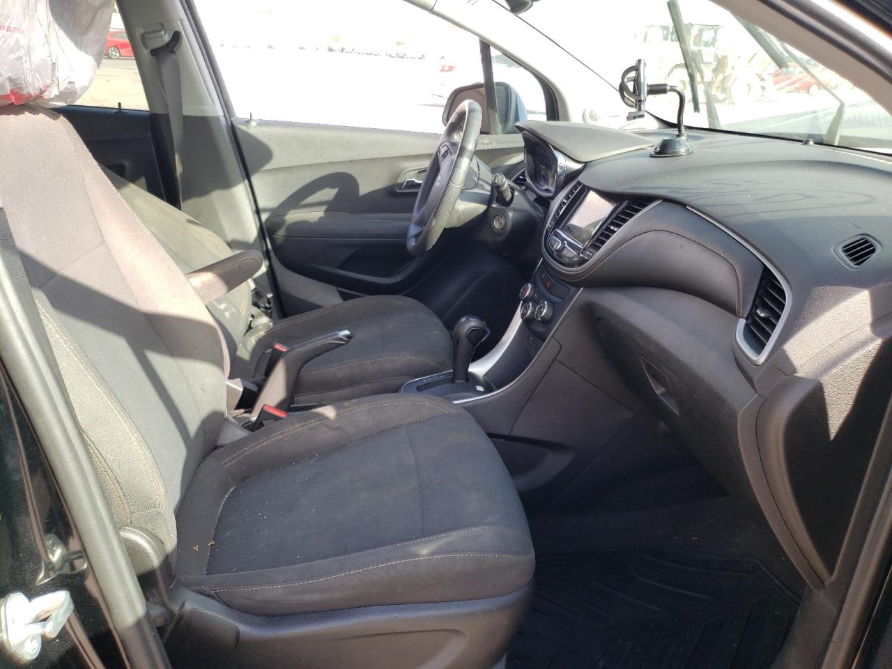 Photo 5 from auction – 2019 CHEVROLET TRAX LS with VIN 3GNCJKSB6KL365378